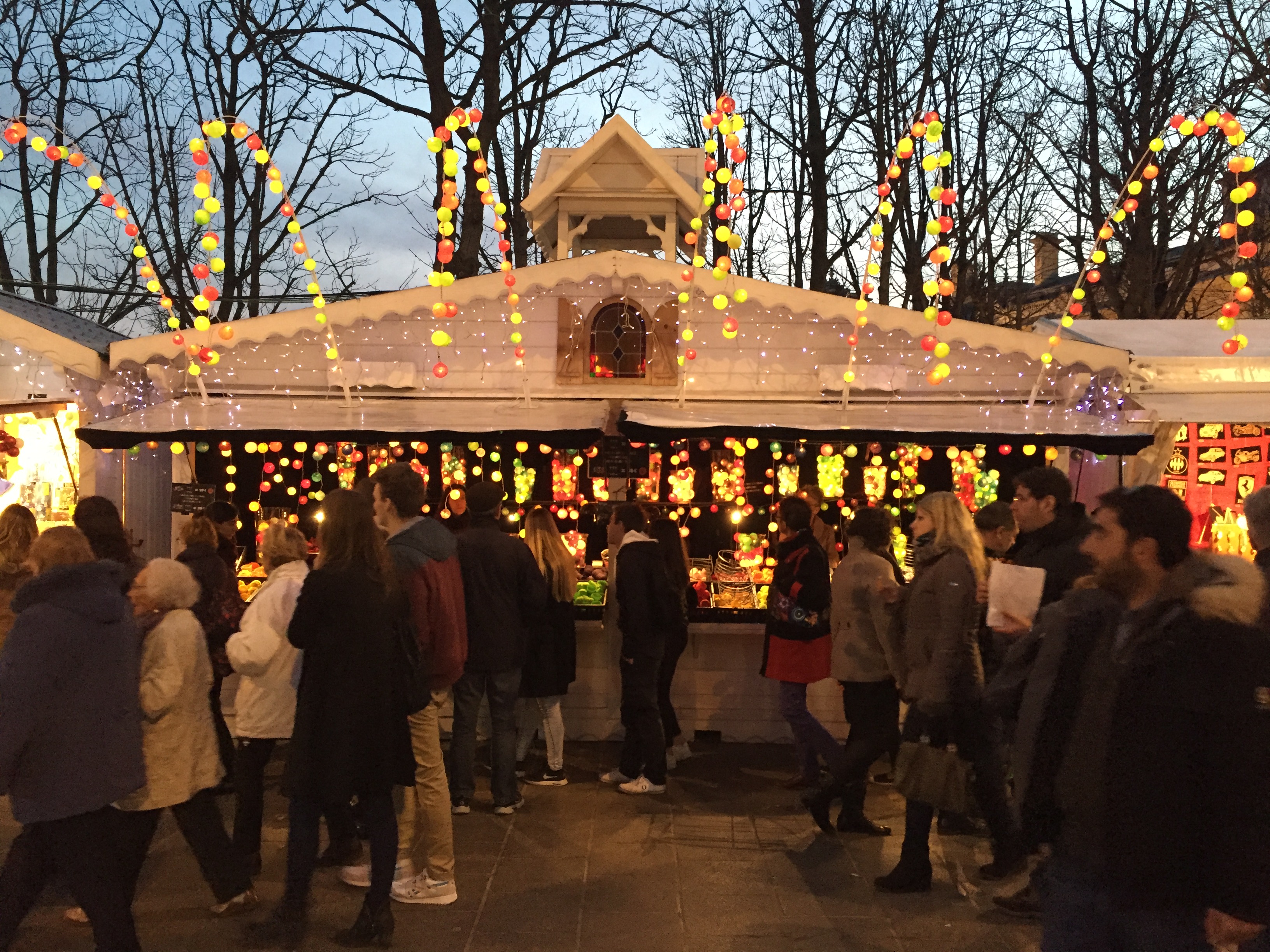 MERCATINO - CHAMPS.JPG